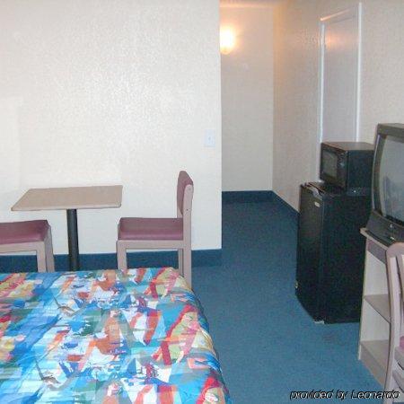 Travelodge By Wyndham Los Banos Ca Værelse billede