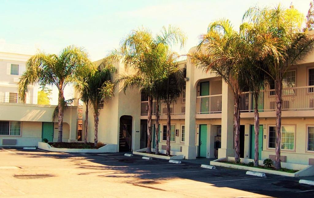 Travelodge By Wyndham Los Banos Ca Eksteriør billede