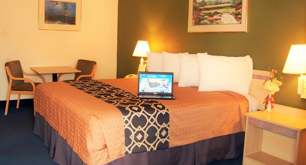 Travelodge By Wyndham Los Banos Ca Eksteriør billede