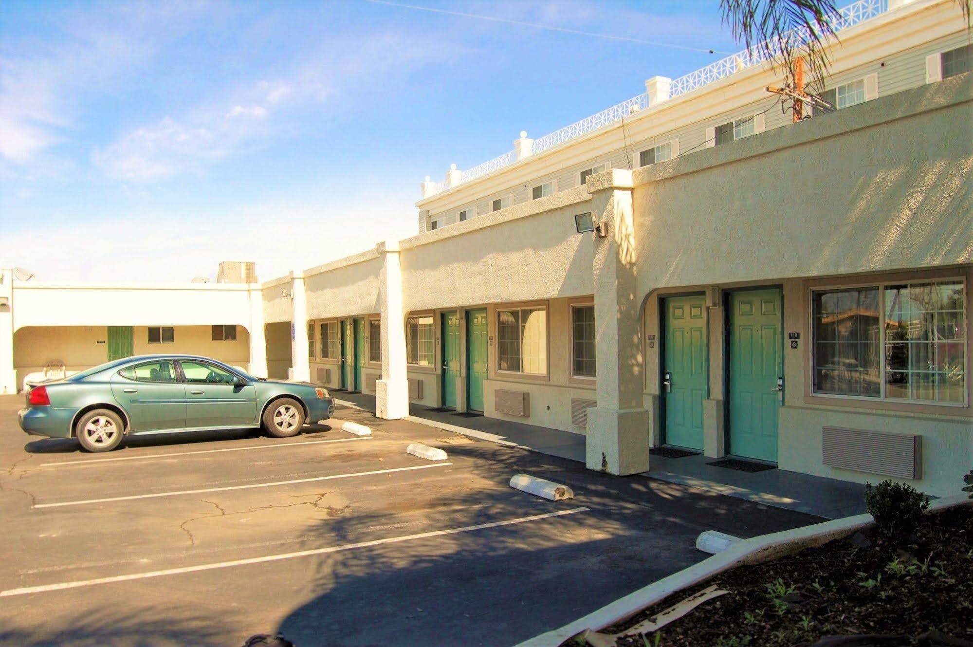 Travelodge By Wyndham Los Banos Ca Eksteriør billede